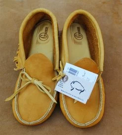 Bison Leather Moccasins Low Cut (Size 6 / Softsole / Fringe)