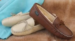 Women’s Softsole Sheepskin Moccasin Slippers (Creme / Size 8)